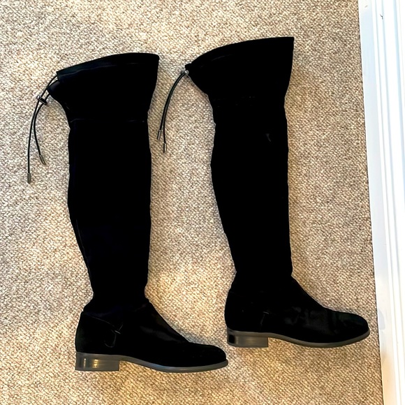 (SOLD) Black suede boots - Picture 2 of 10